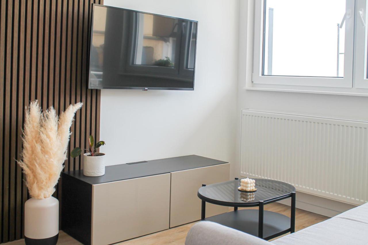 Special Apartment - Stadtnah, Balkon, Parkplatz, E-Ladestation, Gitterbox Fuer Fahrraeder, Fitnessstudio Koblenz  Eksteriør billede